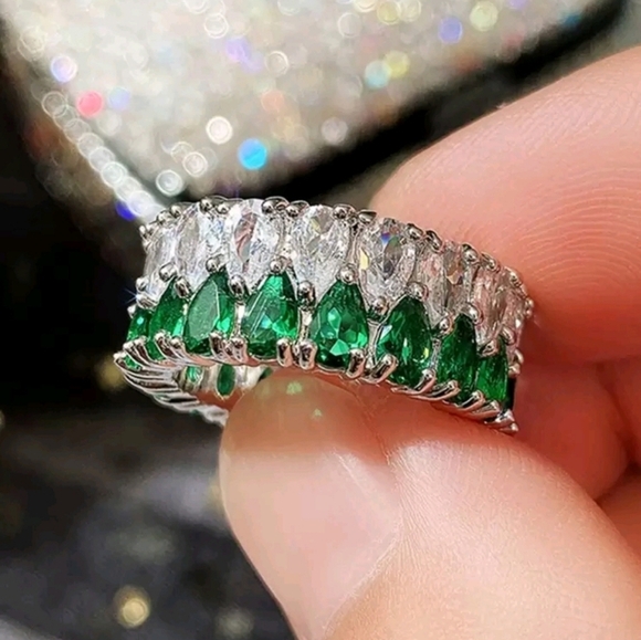 Silver Pear Waterdrop Cut Romantic Green And White Cubic Zirconia Ring Sz 8 - Picture 2 of 5